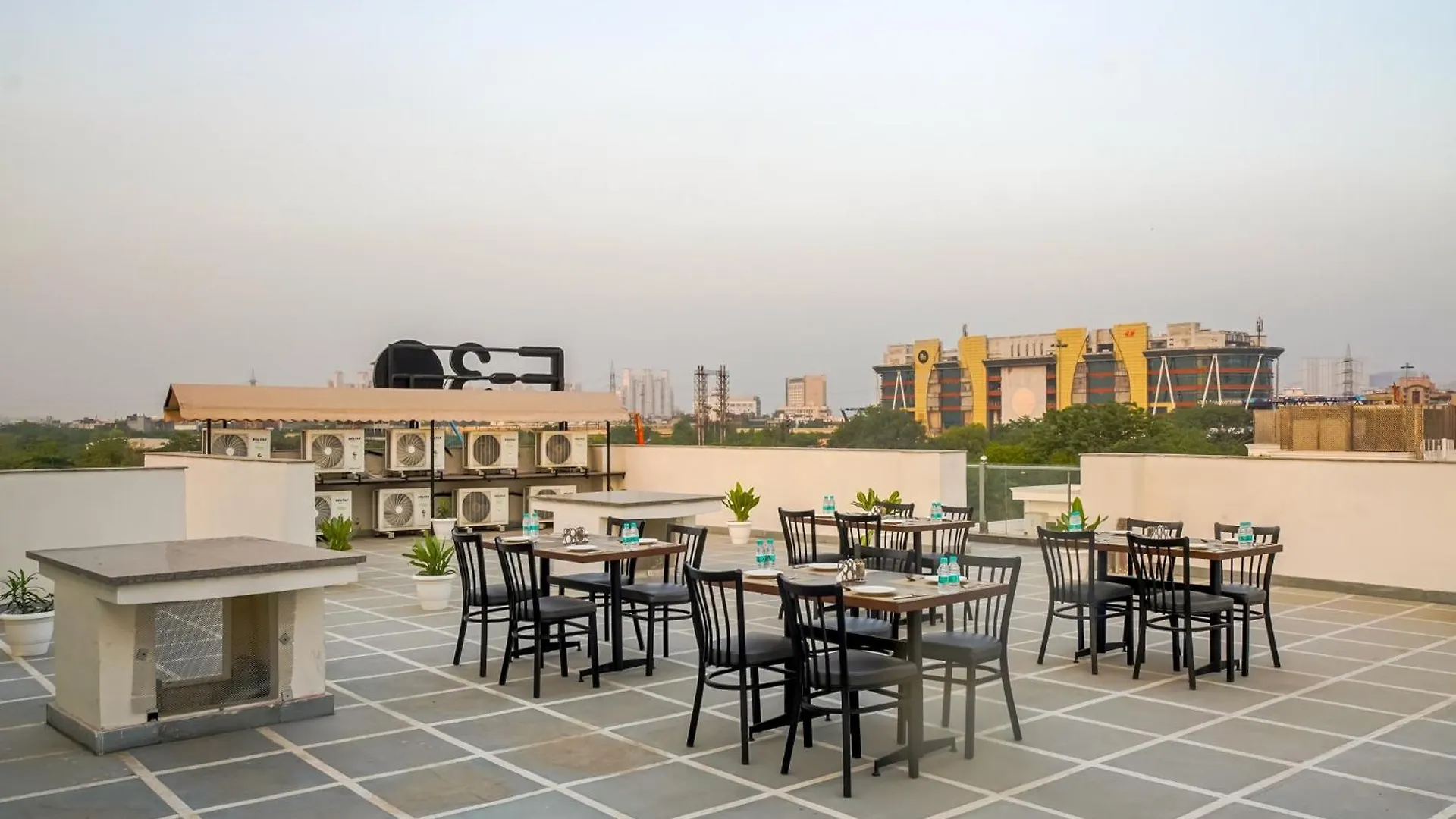 ****  Hotel Urban Oasis Near Huda & Millennium City Centre Metro Station I גורגאון הודו