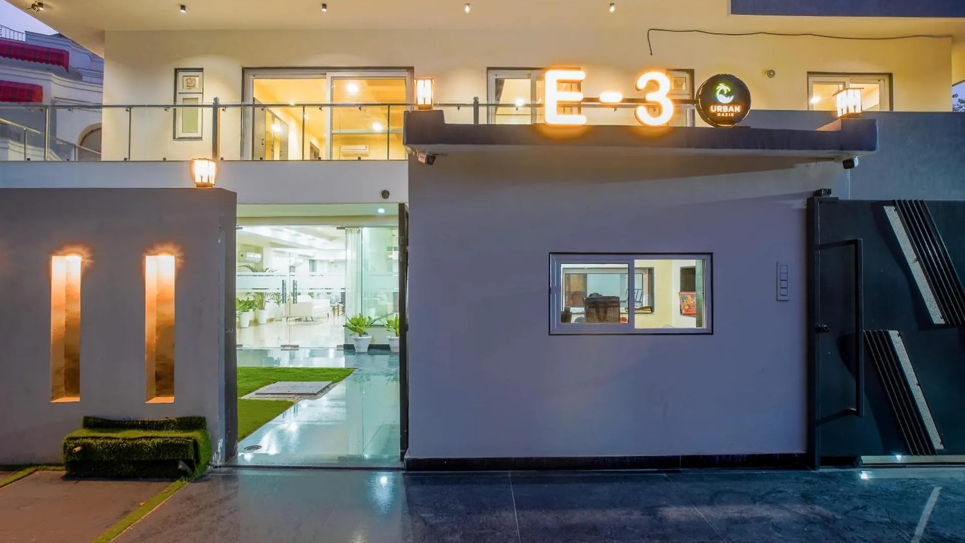 Hotel Urban Oasis Near Huda & Millennium City Centre Metro Station I גורגאון